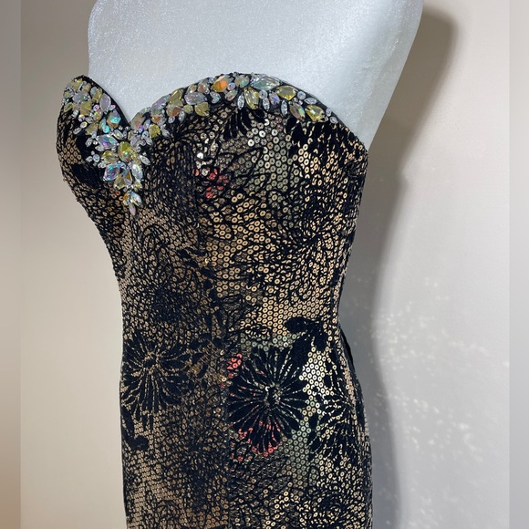 NWT Prom Victoria’s Sequins Rhinestones Black/Gold Gown Dress Women’s Size 6 - Picture 6 of 16